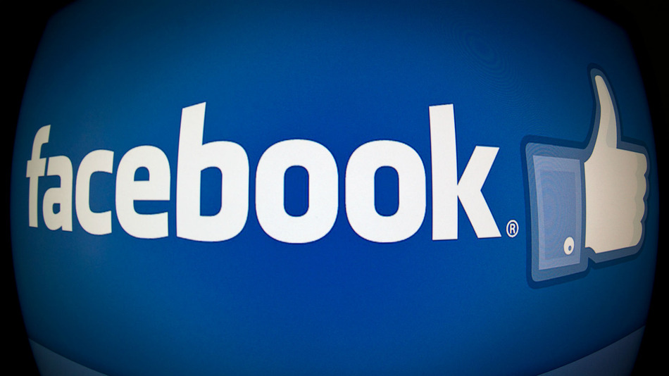 The Best Facebook Tweak Ever!